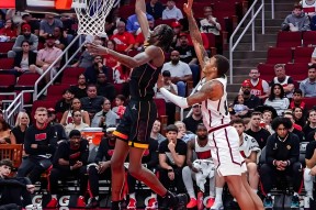 NG体育-关键时刻体能课后，罗马篮板制胜备战荷甲，气氛紧张，资深球员宣示担当的简单介绍