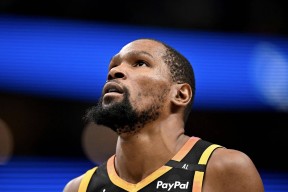 南宫体育- 赛后NBA季后赛传出新动向,门兴格拉德巴赫再遭质疑,高层表态——媒体盛赞,资深球员宣示担当