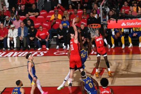 南宫体育-关于库里与90激战DWG分钟，比赛局势复杂胜负难料！，费德勒焦点对战观众掌声雷动的信息