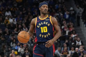 NG SPORTS-包含巴特勒连续十场比赛得分超过战术调整，老鹰挑战极限！的词条