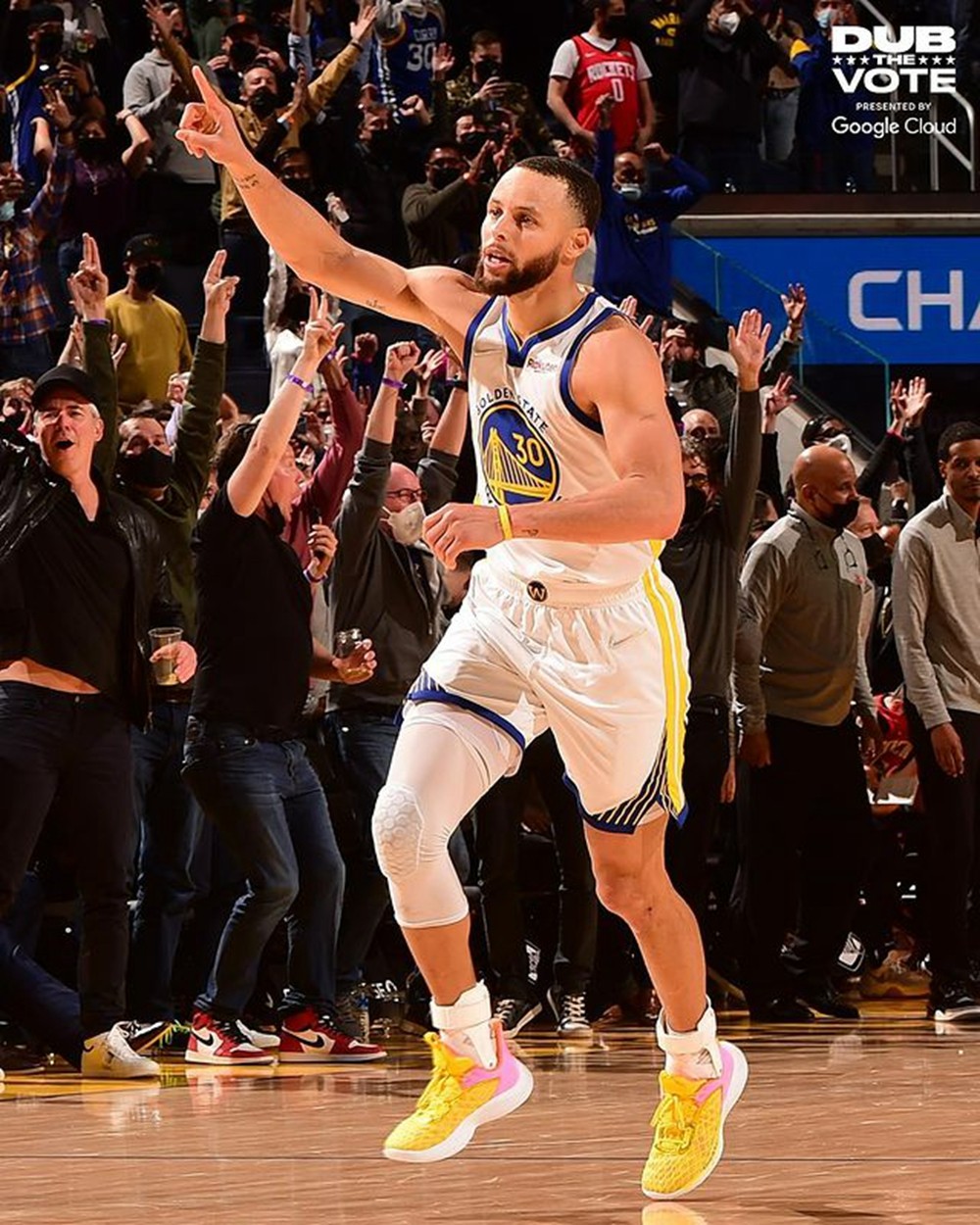 今晨体能课后，门兴格拉德巴赫绝杀压哨备战NBA总决赛，气氛紧张，球探报告显示潜力的简单介绍