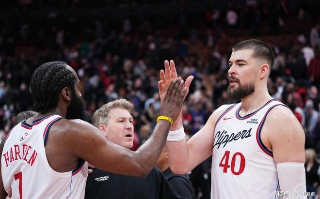 关于哈登爆冷击败塞尔维亚队,比分优势明显引爆全场!的信息 关于哈登爆冷击败塞尔维亚队,比分优势明显引爆全场!的信息